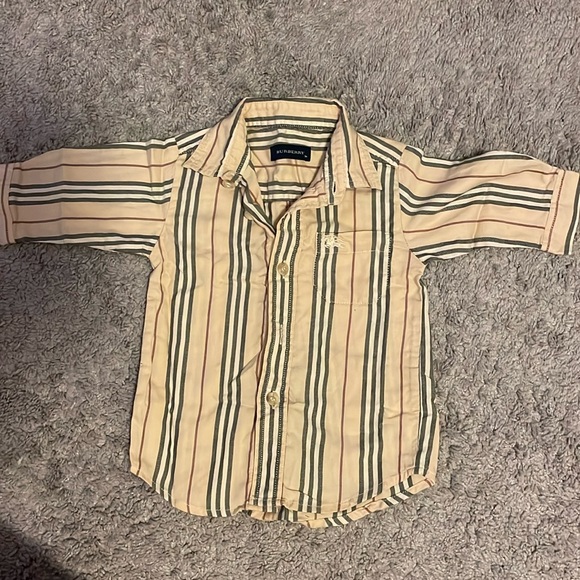 Beautiful like new boys long sleeve Burberry button down shirt. - Picture 1 of 4